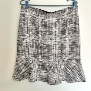 Max Studio skirt, size XL white and black